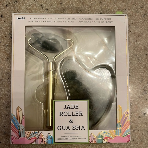Lindo brand jade roller and Gua sha premium massage set- NWT - Picture 1 of 5